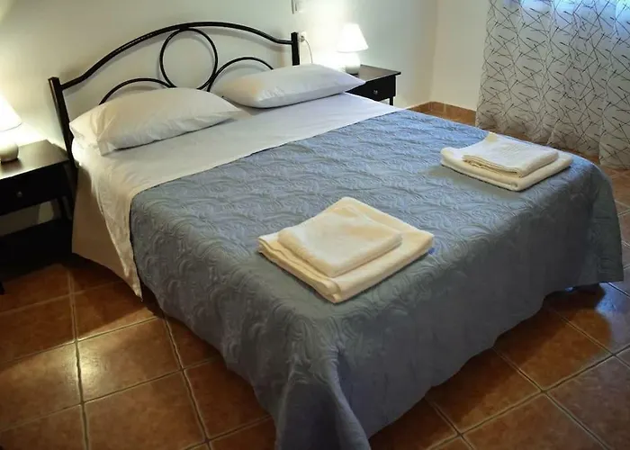 Giannoylas Hoyse{pigadi Ágios Matthaíos