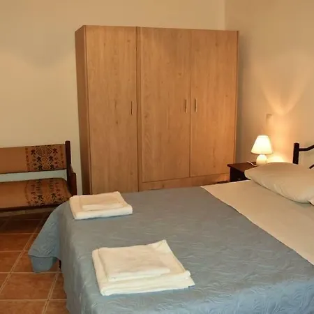 Giannoylas Hoyse{pigadi *